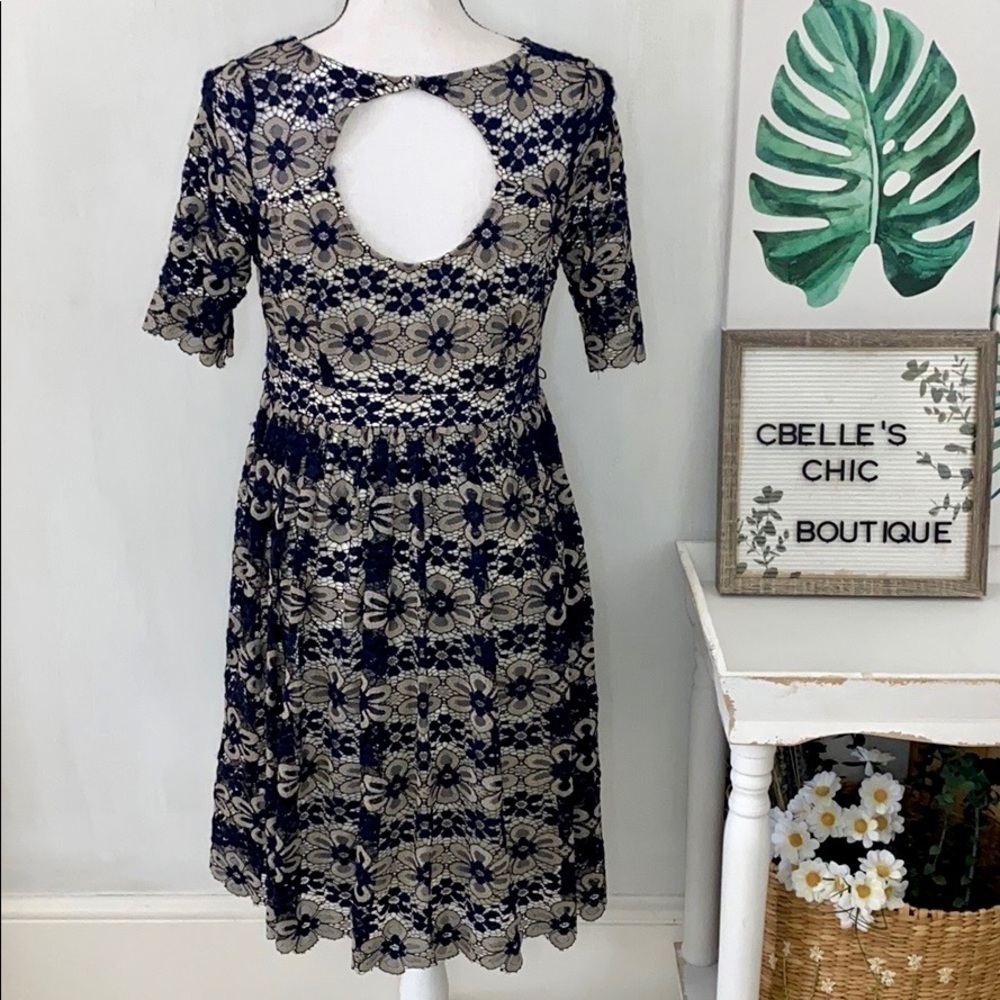 Motherhood Maternity Navy Floral Lace Dress Sz M - Picture 7 of 15